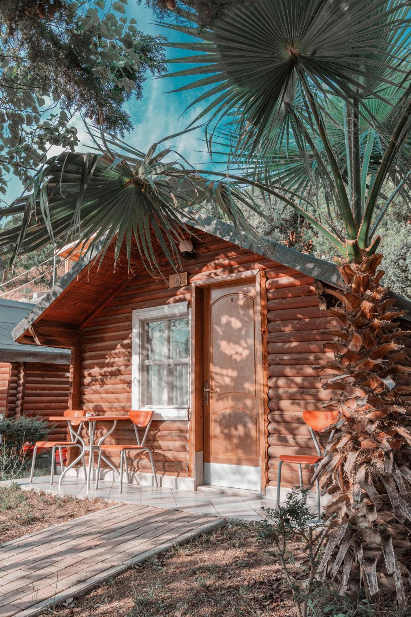 Plazhi Gjeneralit - Small Cabins - Bungalows - Apartaments - Villas - Suite Kavaje Eksteriør billede